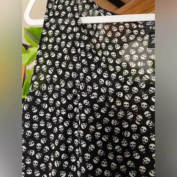 Mesh peplum SKULL PRINT top torrid size 1 - Picture 2 of 9